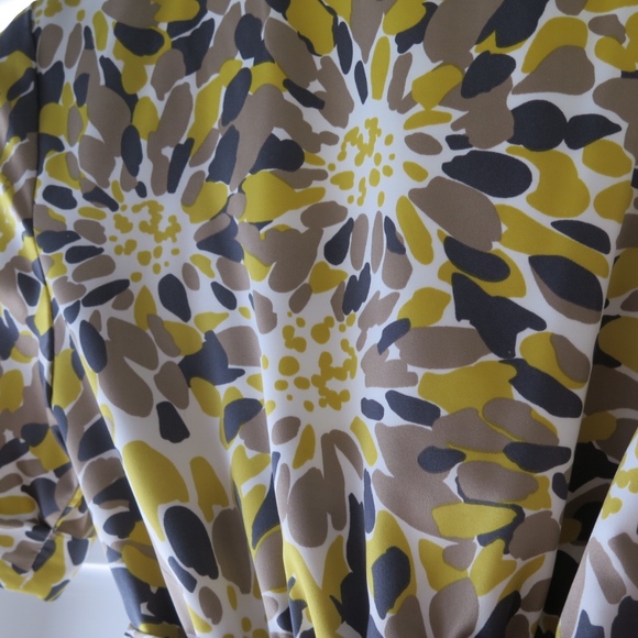 Banana Republic Wrap Dress Size 2 - Picture 4 of 5